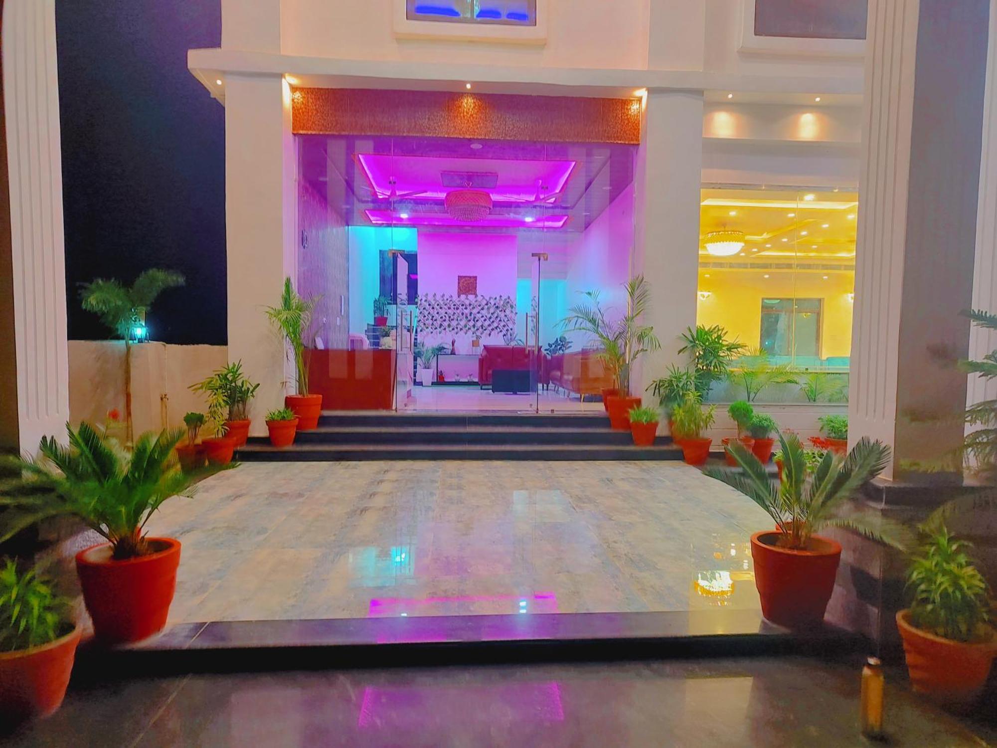Awadh Samrat Resort Ayodhya Exterior photo