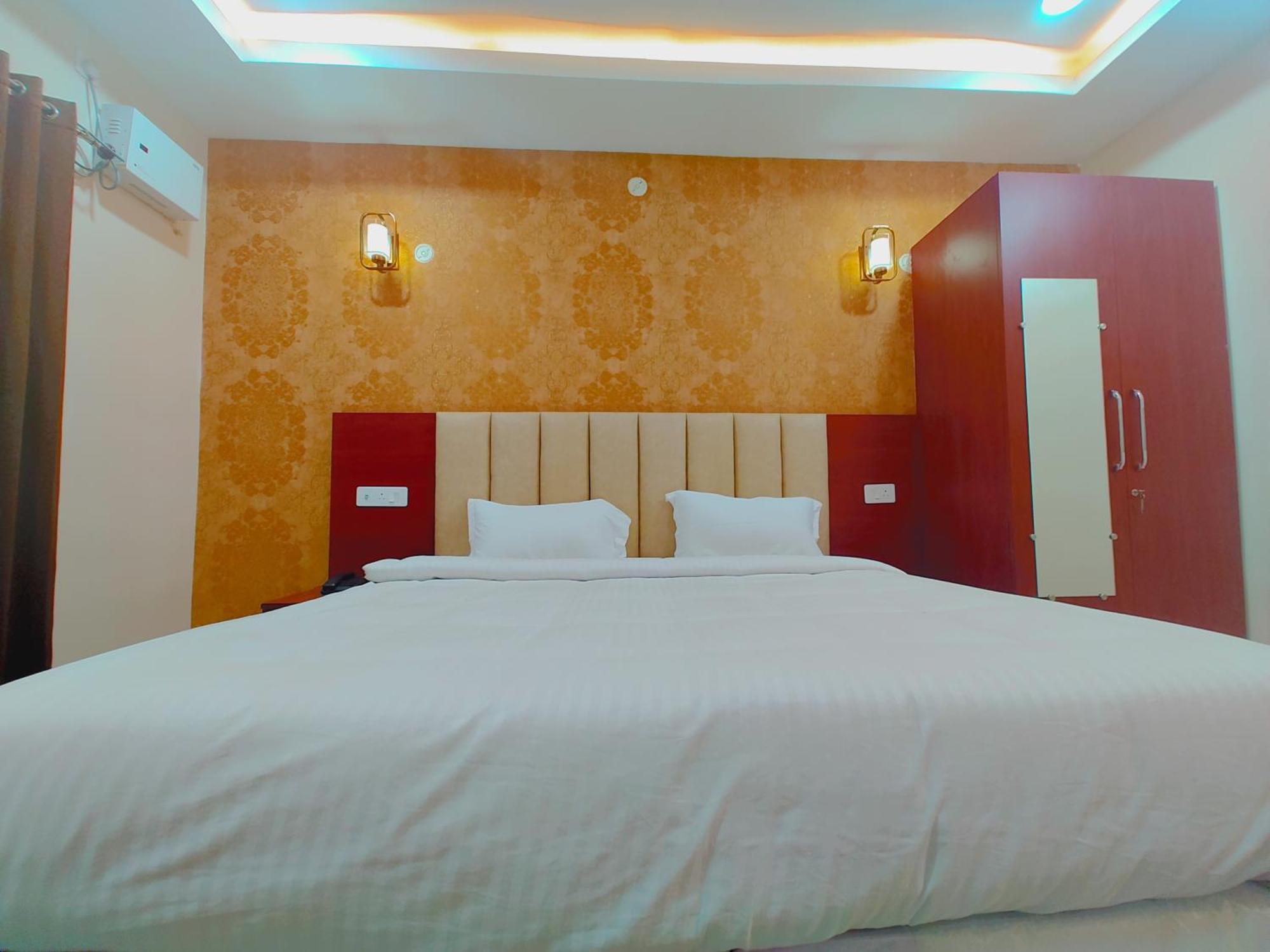 Awadh Samrat Resort Ayodhya Exterior photo