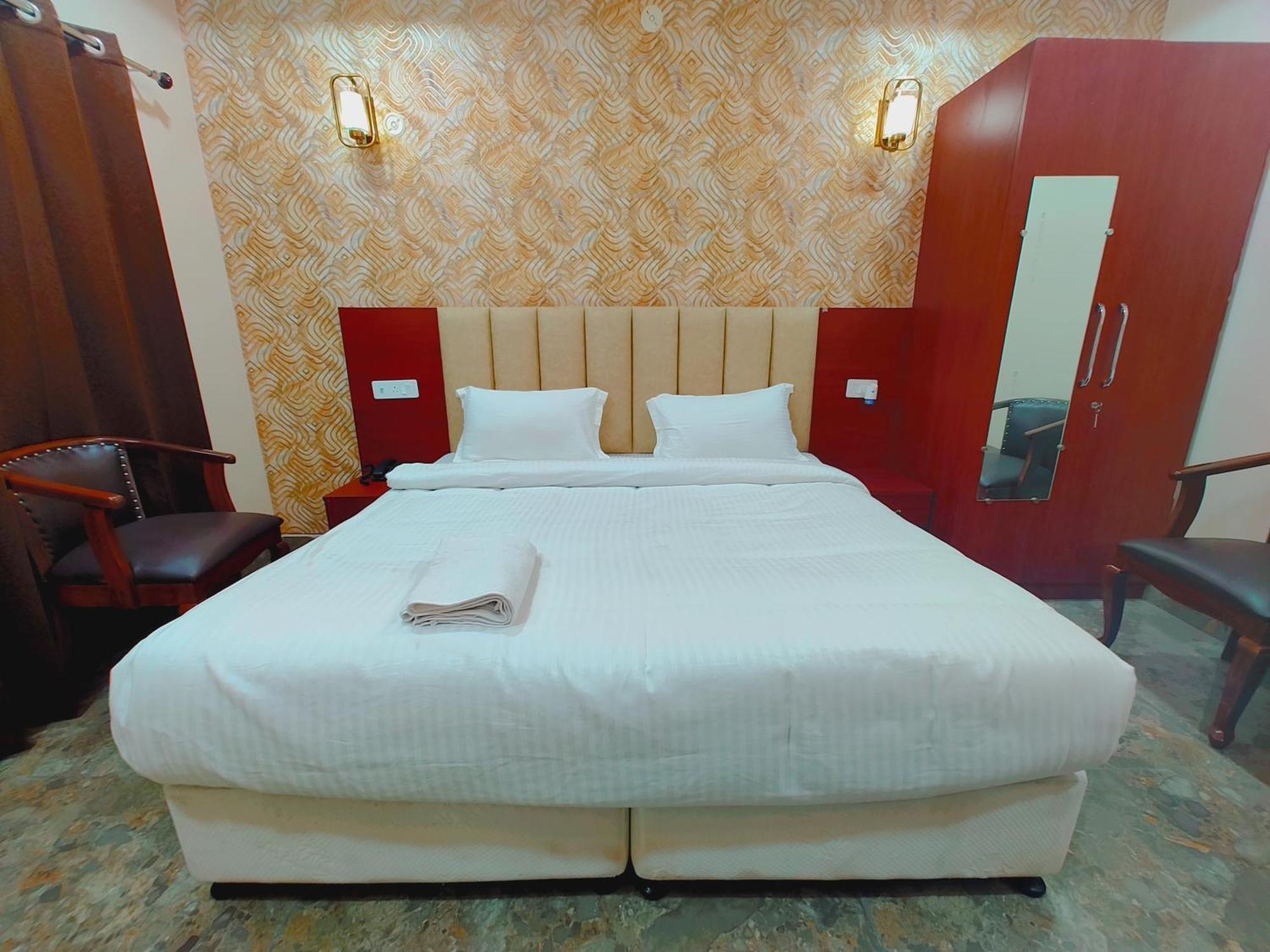 Awadh Samrat Resort Ayodhya Exterior photo
