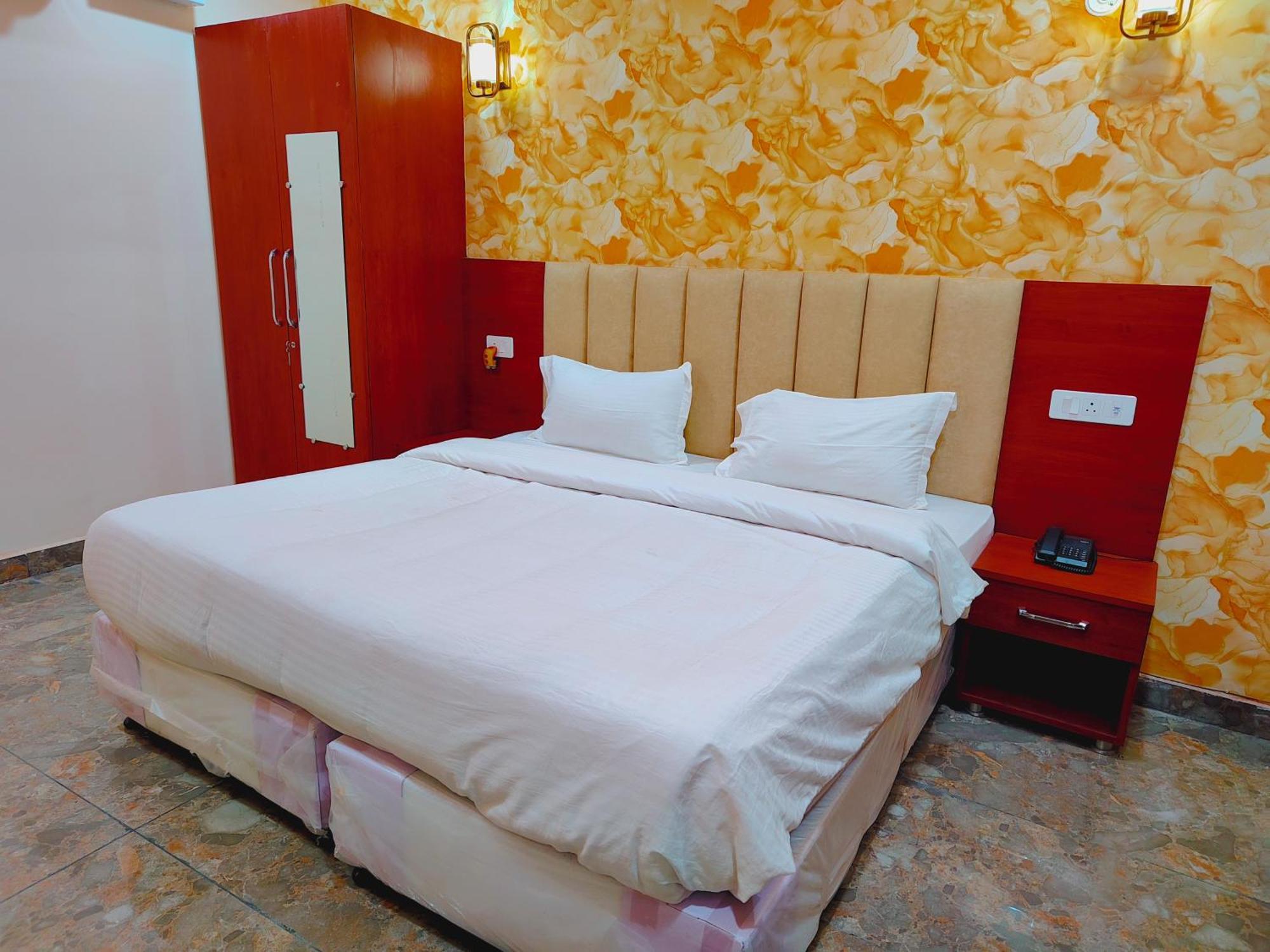 Awadh Samrat Resort Ayodhya Exterior photo