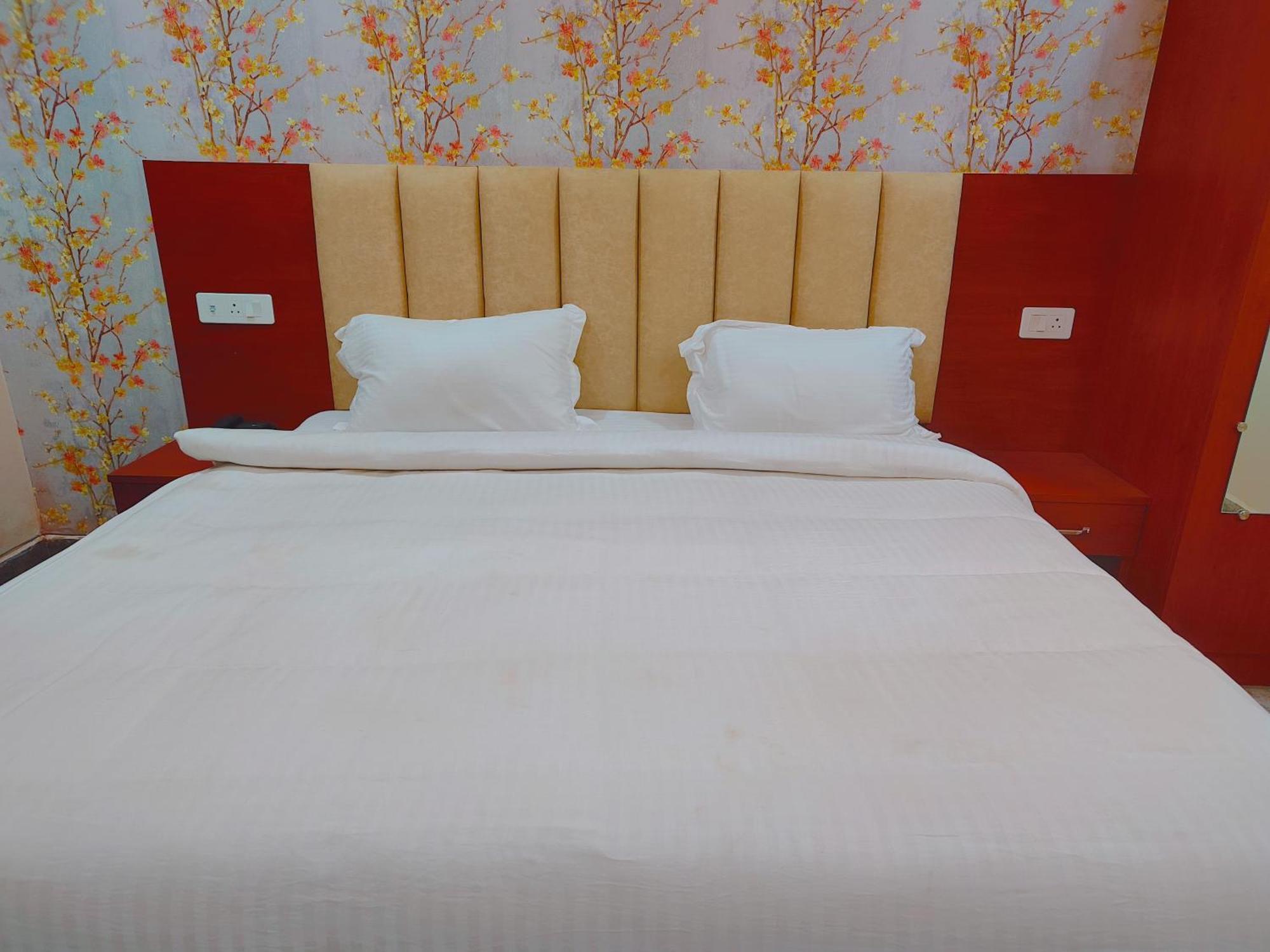 Awadh Samrat Resort Ayodhya Exterior photo