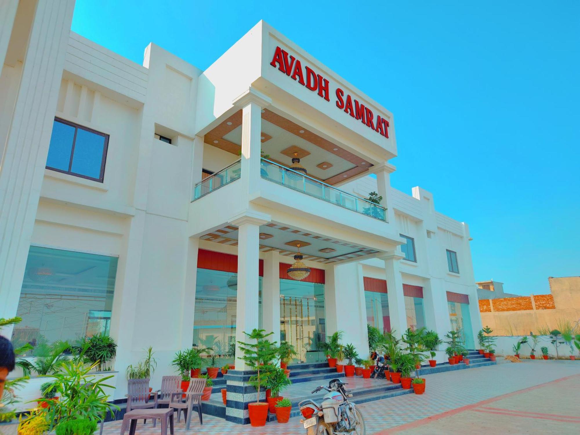Awadh Samrat Resort Ayodhya Exterior photo