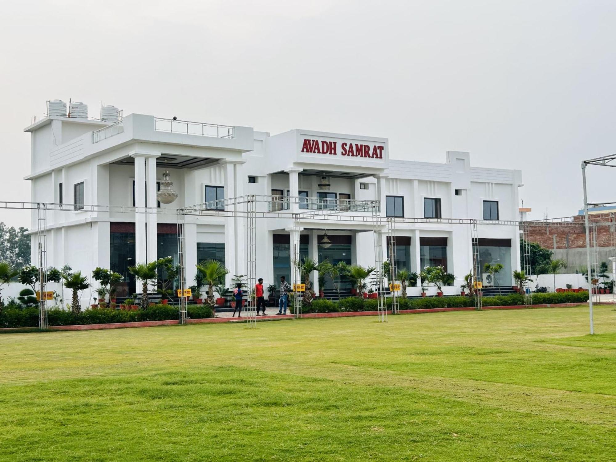 Awadh Samrat Resort Ayodhya Exterior photo