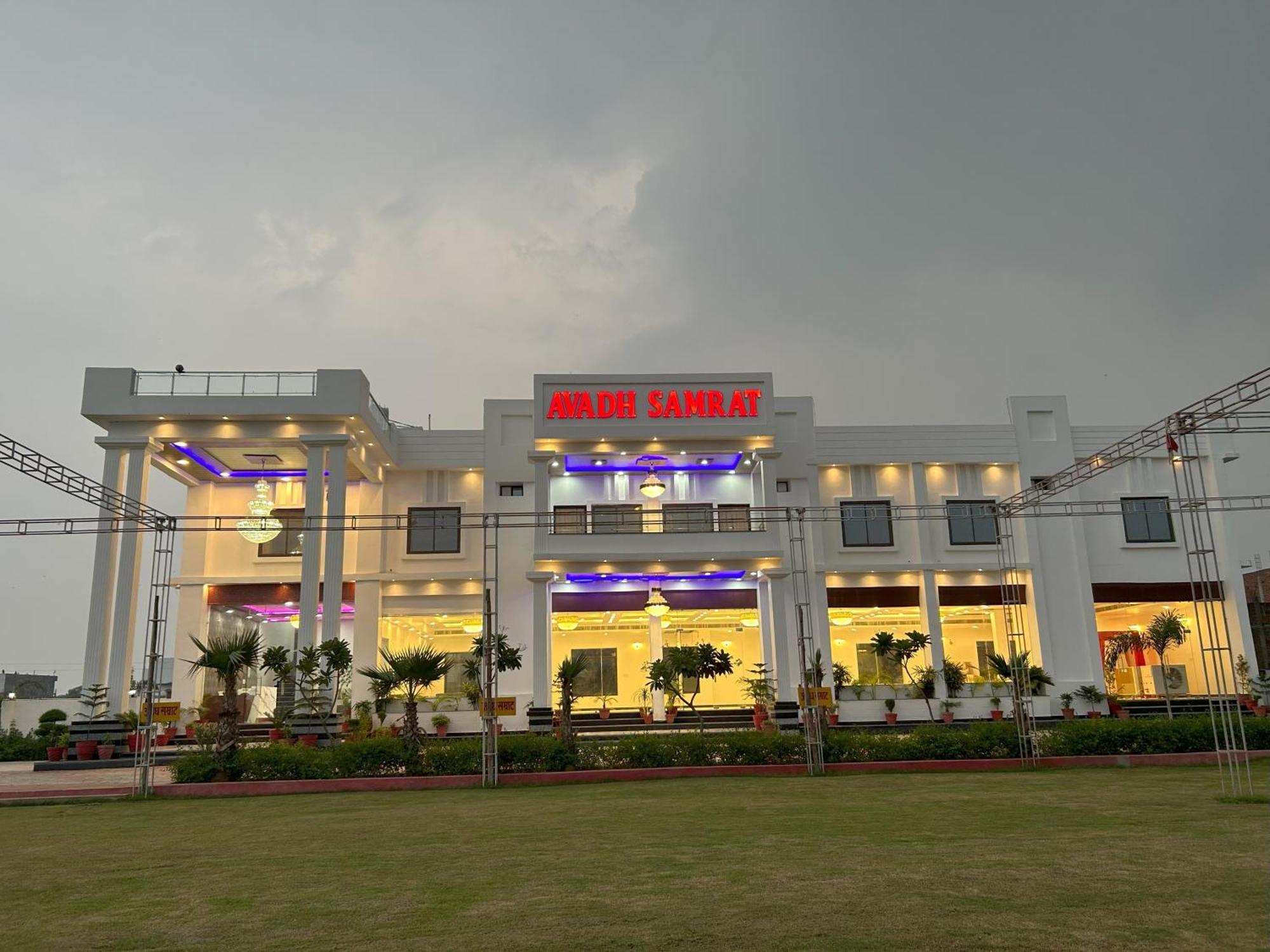 Awadh Samrat Resort Ayodhya Exterior photo