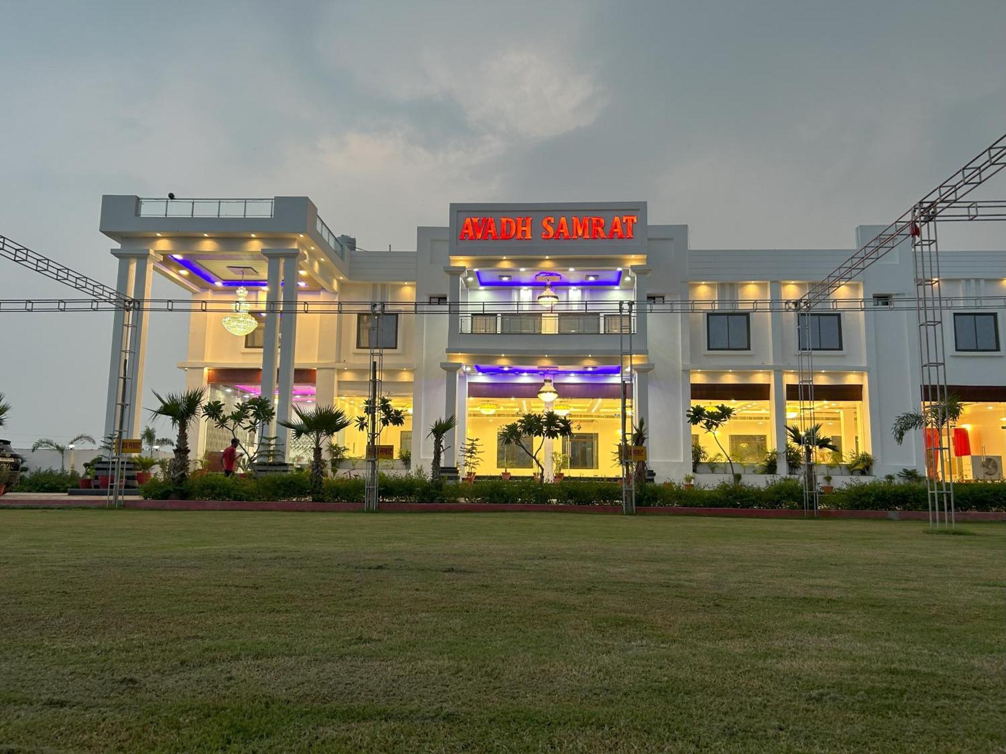 Awadh Samrat Resort Ayodhya Exterior photo